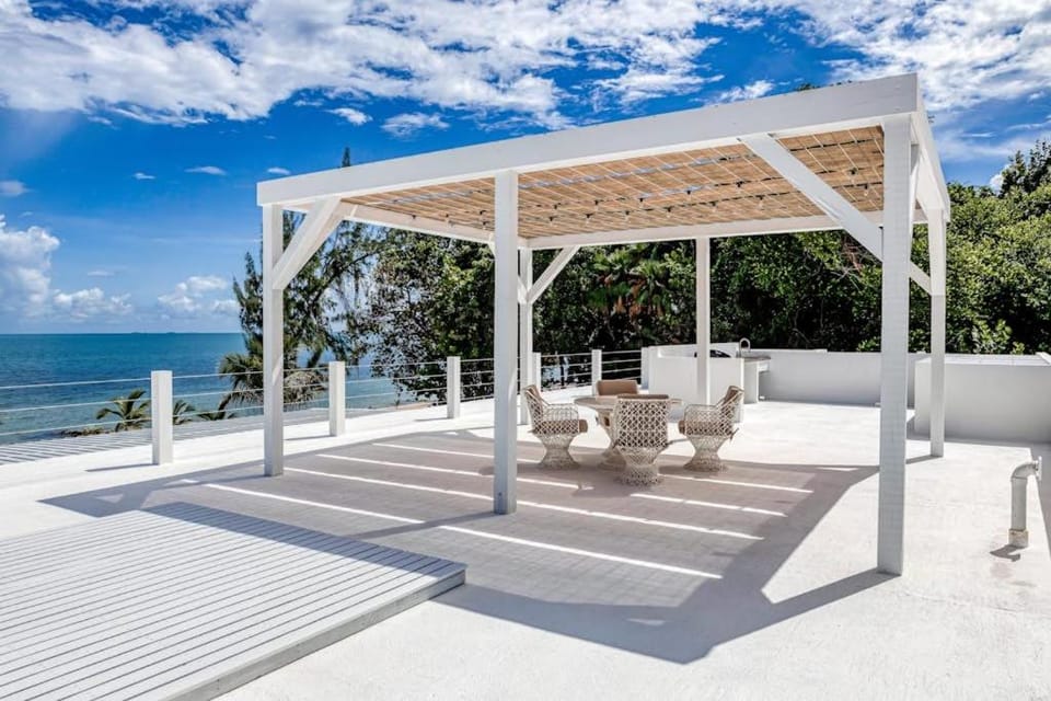 White Sands Beach House House in Stann Creek District
