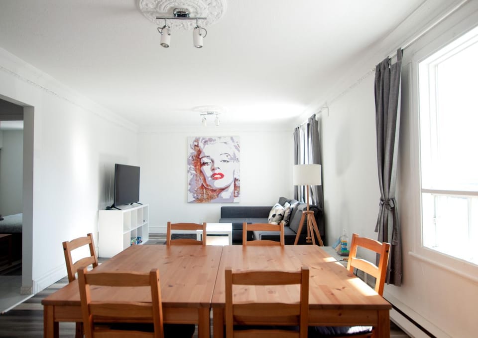 Le Cozy Limoilou 3 BDR Hopital Enfant-Jesus Apartment in Quebec City