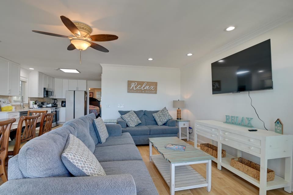 Oceanfront Murrells Inlet Home with Beach Access! House in Garden City