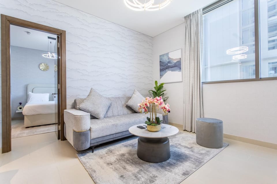 Bed, Living room, Photo of the whole room, Seating area, Bedroom