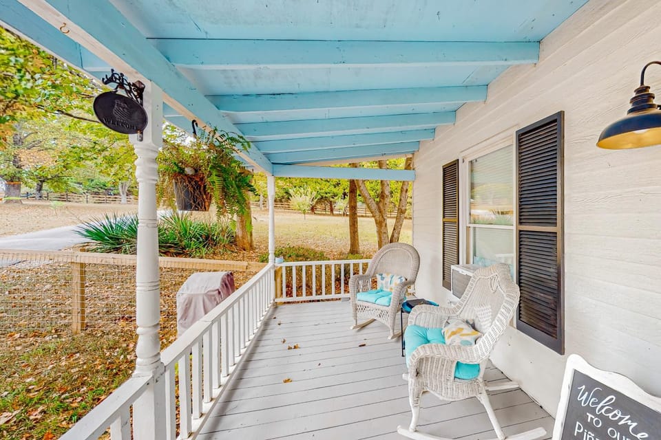 Cozy Blue Ridge Cottage, Close to Hiking! House in South Carolina