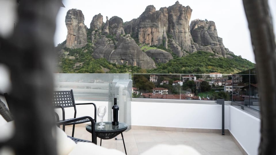 UNDER THE ROCKS 3 Apartment in Kalabaka