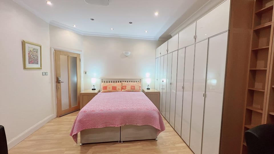 Central London Apartment for family upto 5 Apartment in City of Westminster