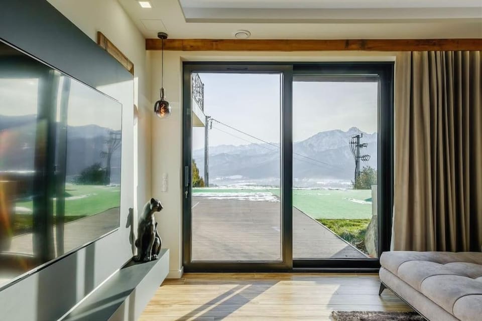 View (from property/room), Living room, Seating area