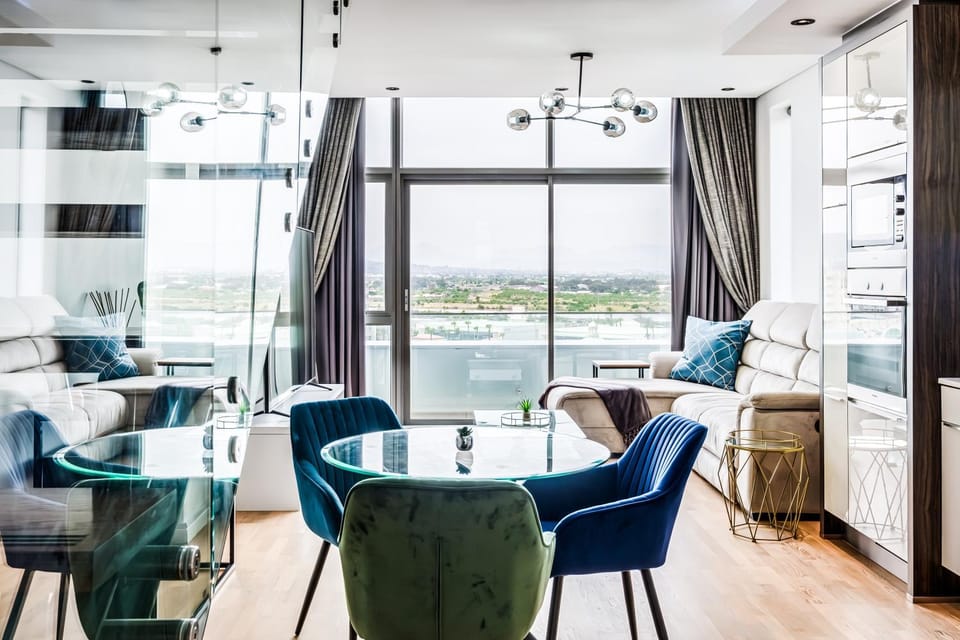 Living room, Seating area, Dining area, Lake view, River view