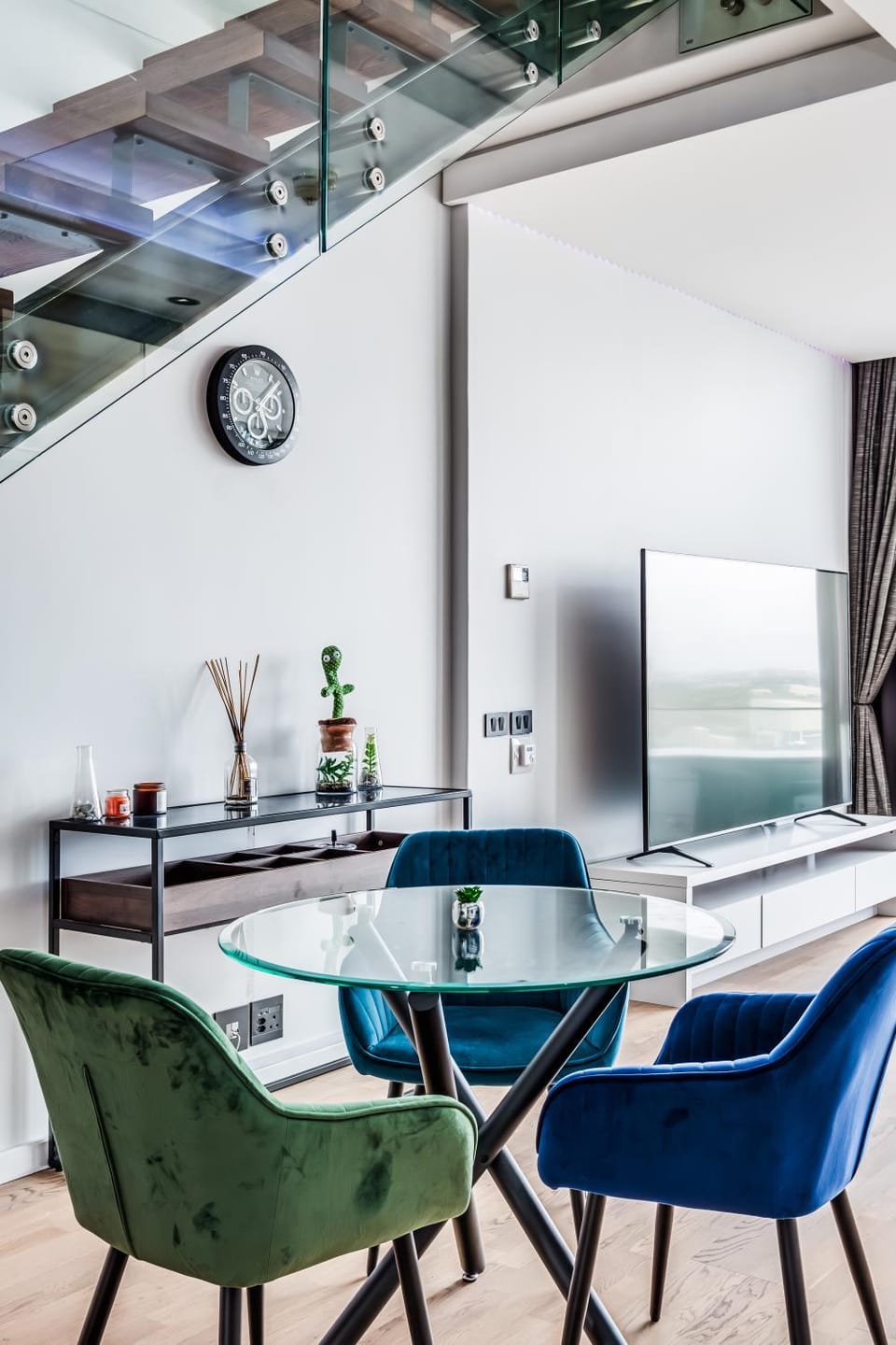 Living room, Dining area