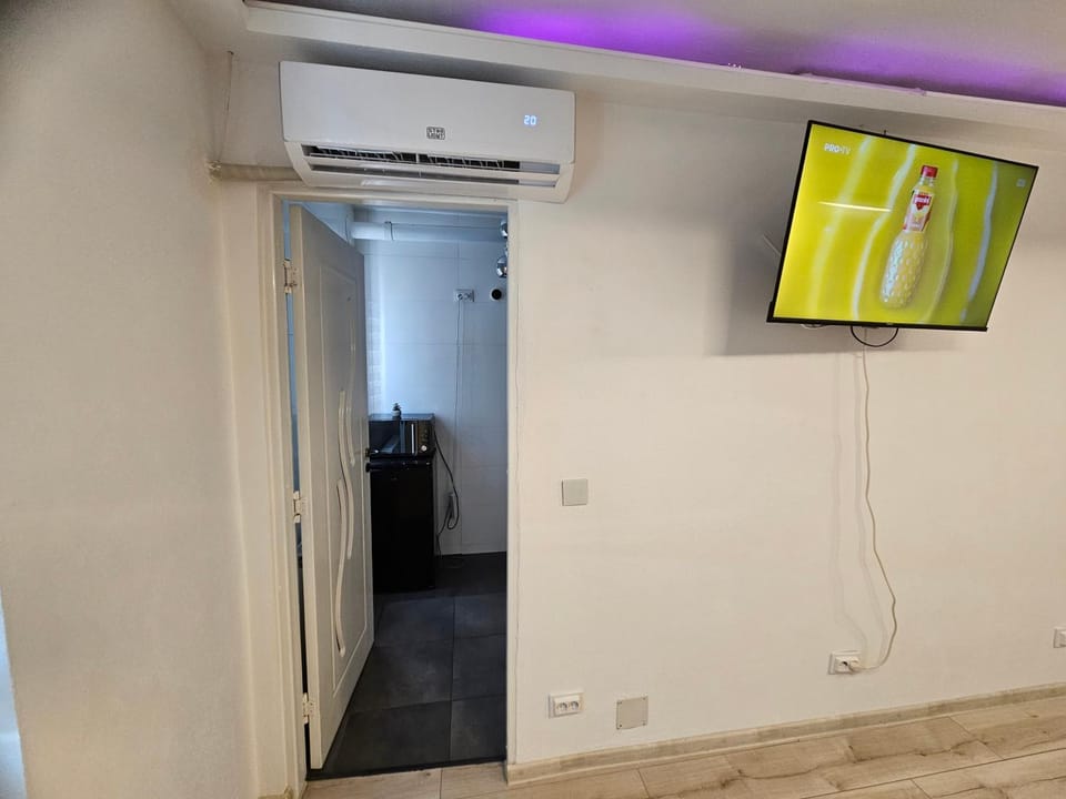 Radu's Room Apartment in Romania