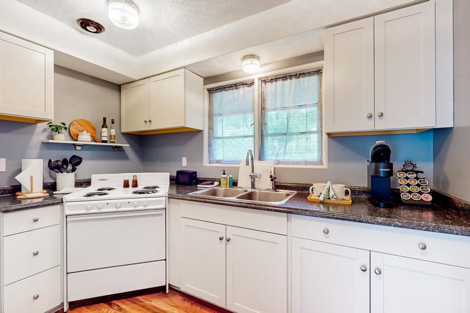 Oak Grove Getaway House in Lake Oswego