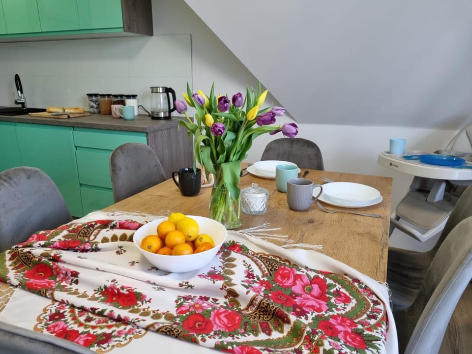 Coffee/tea facilities, Kitchen or kitchenette, Kitchen or kitchenette, Food and drinks, Dining area, Food, Breakfast, dishwasher, minibar
