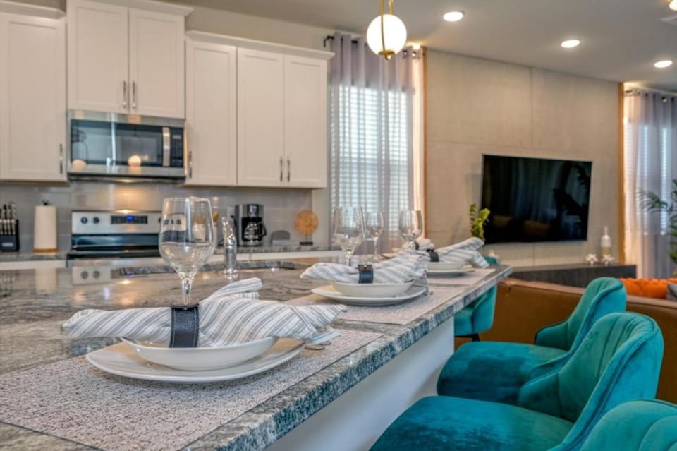Gorgeous Resort Home for Your Family SO House in Four Corners