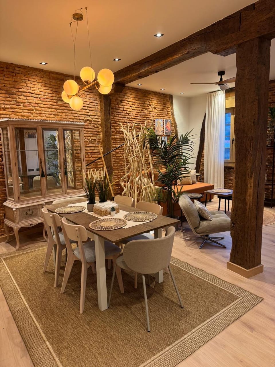 Living room, Dining area