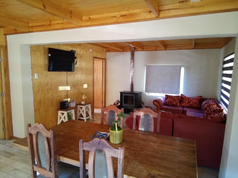 Communal lounge/ TV room, TV and multimedia, Living room, Dining area