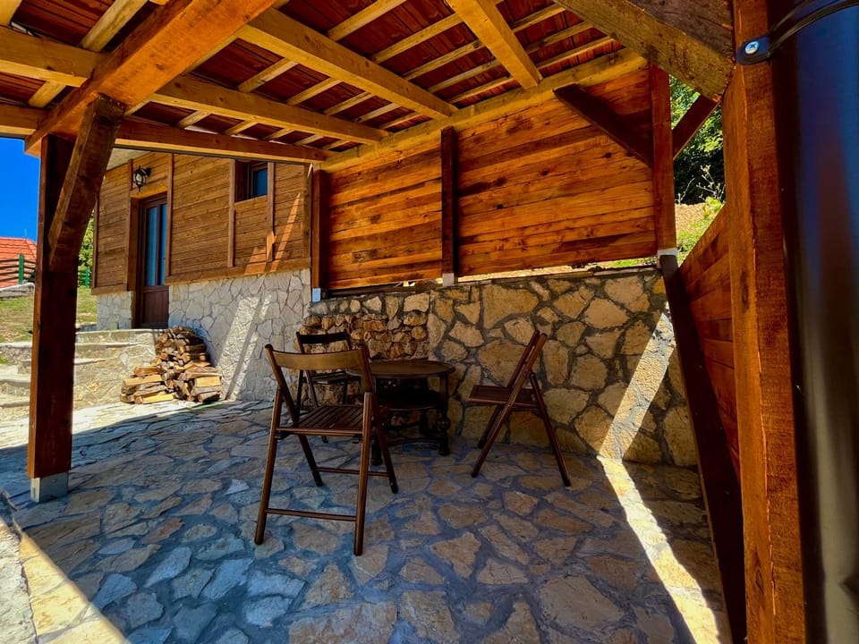 Zaovinski Čardaci - Tara-Zaovine Lake House in Zlatibor District, Serbia