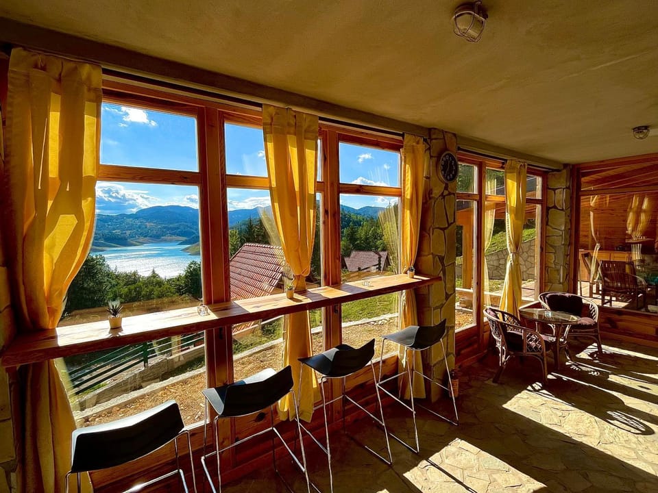Zaovinski Čardaci - Tara-Zaovine Lake House in Zlatibor District, Serbia