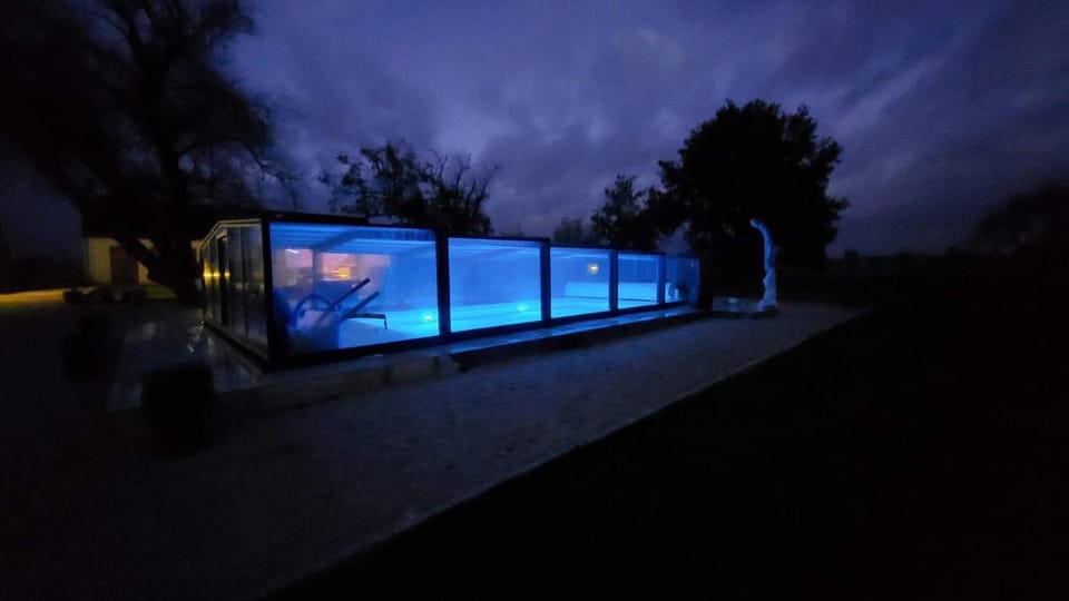 Swimming pool