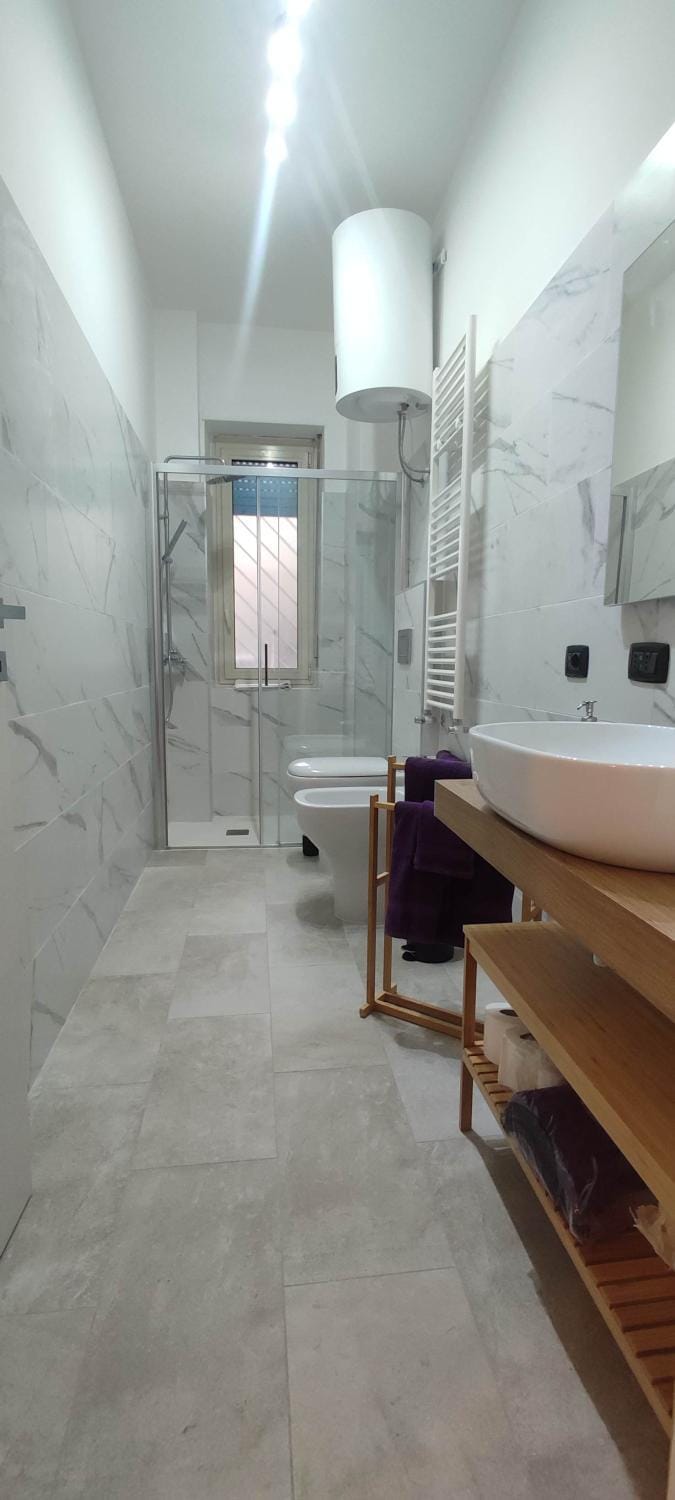 Shower, Bathroom, towels