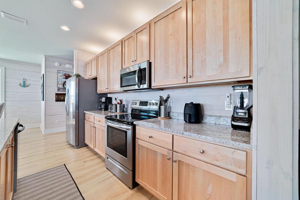 Kitchen or kitchenette, kitchen