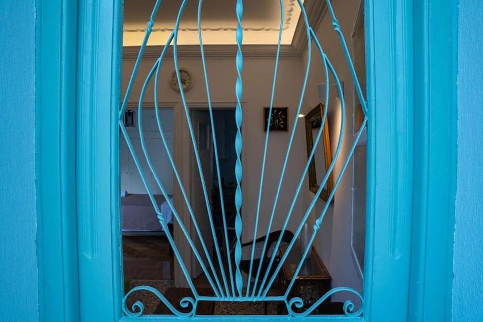 Sigma Acropolis Upstairs Apartment in Athens
