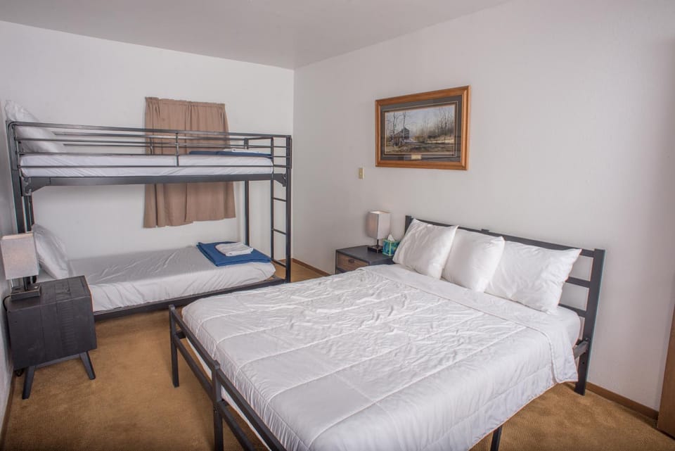 HTR Black Hills Resort House in Pennington County
