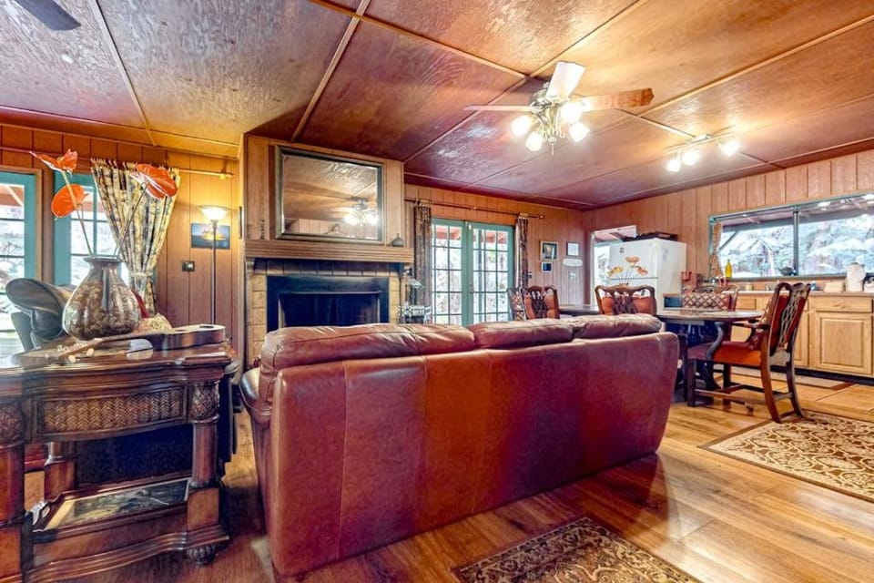 Anthurium Cottage House in Volcano