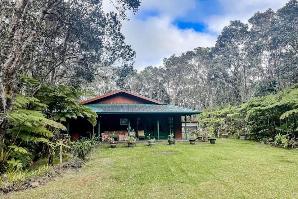 Anthurium Cottage House in Volcano