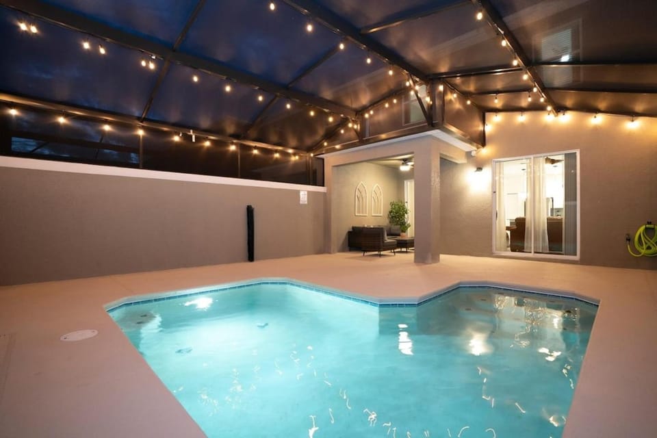 Night, Pool view