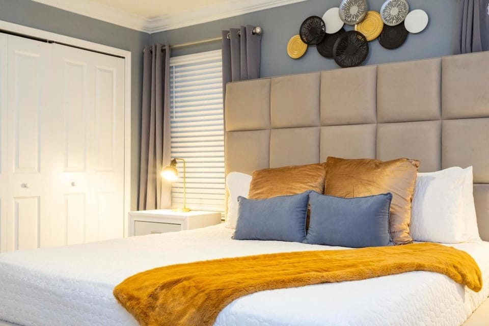 Bed, Photo of the whole room