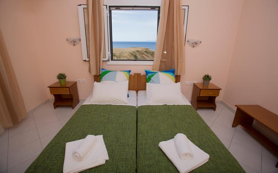 Bed, Bedroom, Sea view