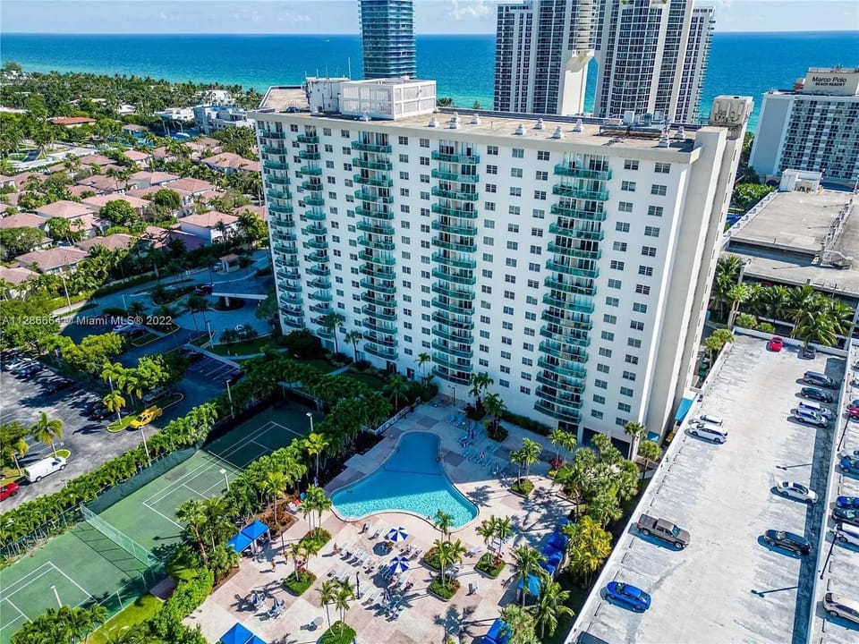 Property building, Pool view, Swimming pool, Location