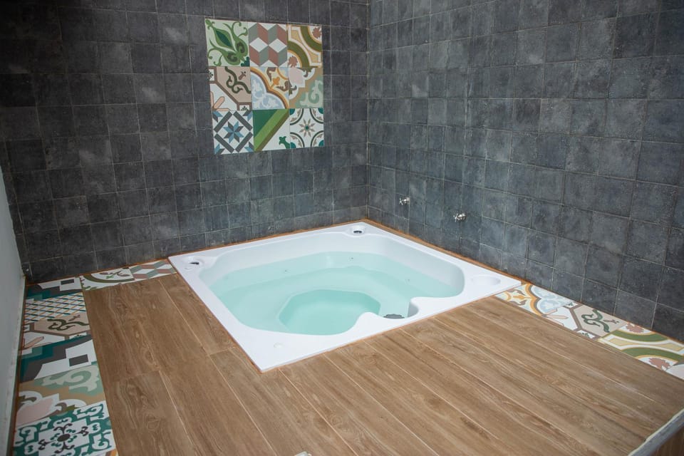 Hot Tub, Bath