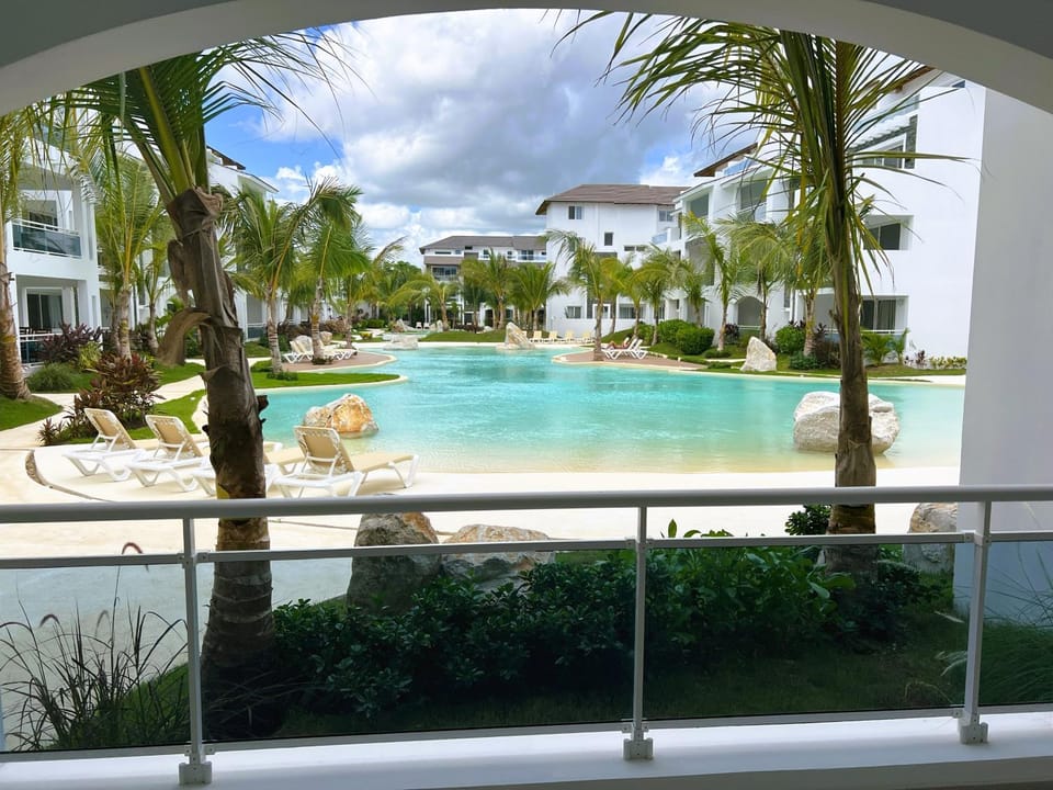 Garden, Garden view, Swimming pool, sunbed