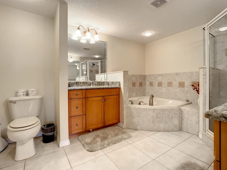Beautifully appointed 32 condo with gorgeous estuary Views. OW10-305 Apartment in Florida