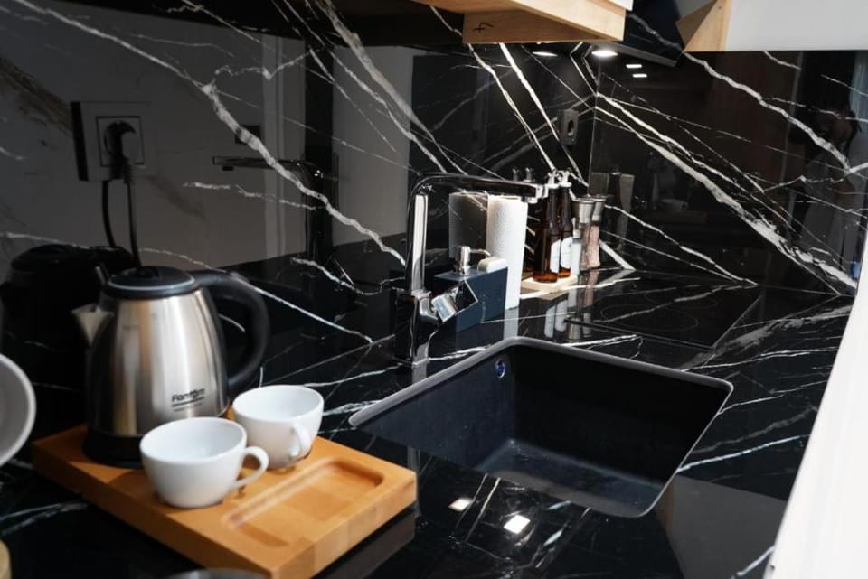 Coffee/tea facilities, Kitchen or kitchenette