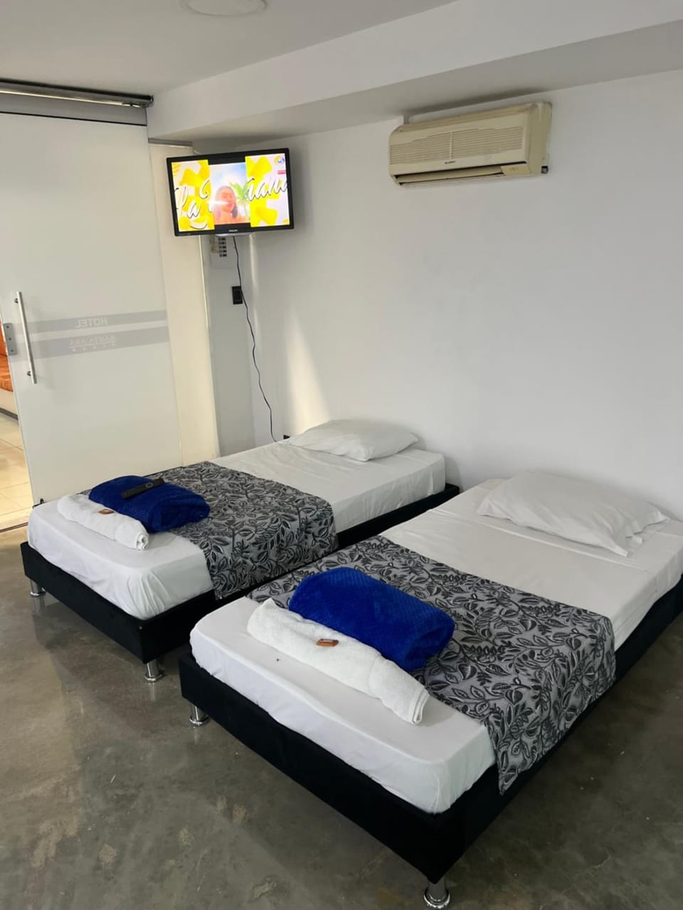 Apartamento para grupos grandes dentro de centro comercial con frisby Apartment in Risaralda
