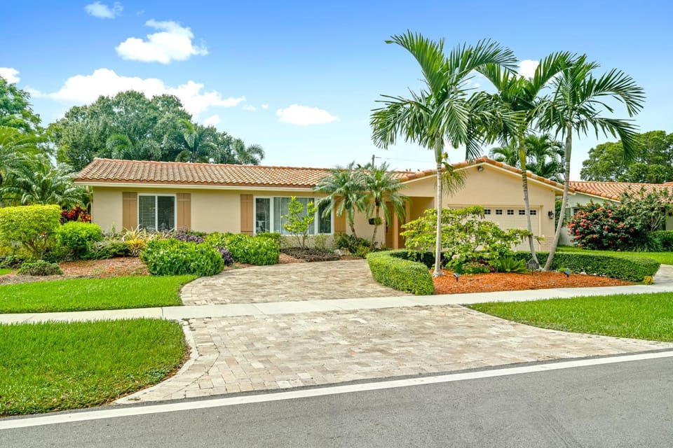 Property building, Natural landscape, Garden