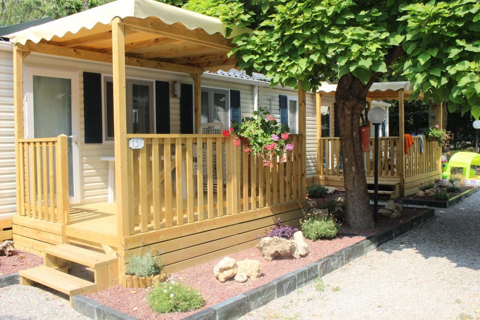 Facade/entrance, Day