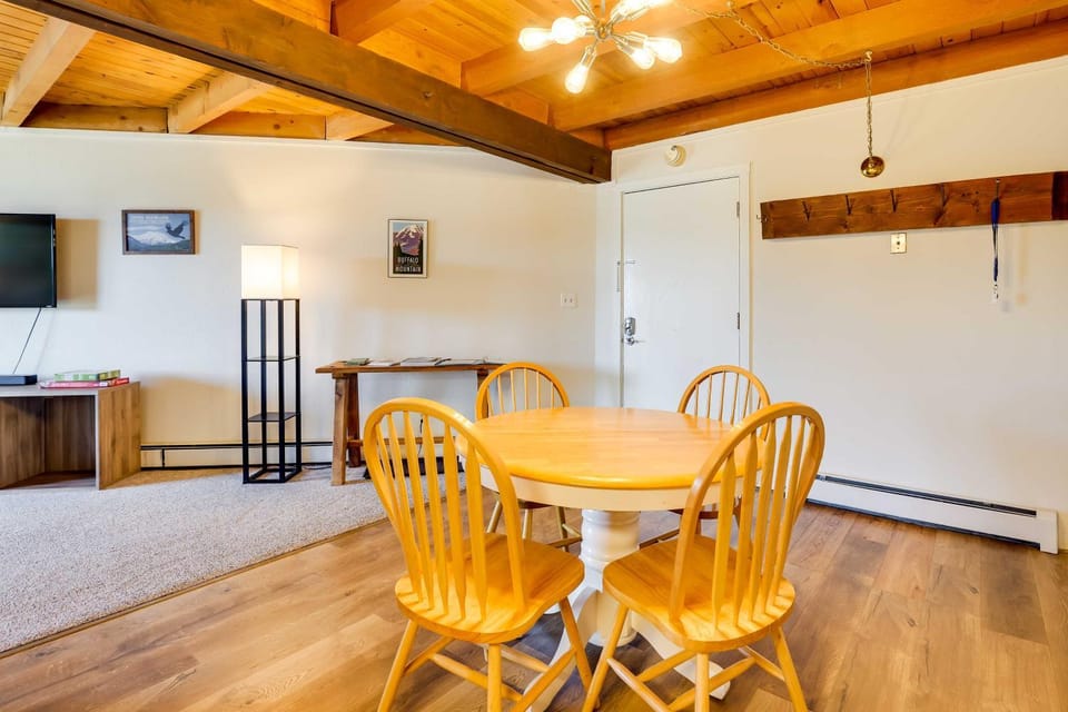 Mtn-View Condo w/ Community Perks in Silverthorne House in Wildernest