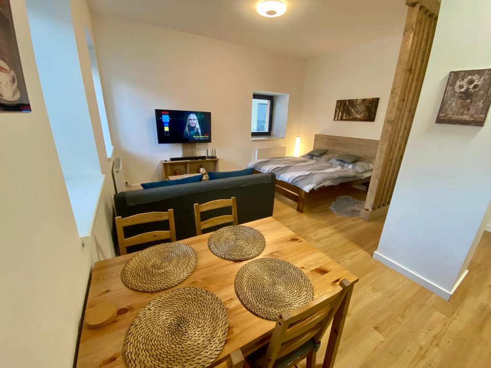 Living room, Photo of the whole room, Seating area, Dining area, Bedroom