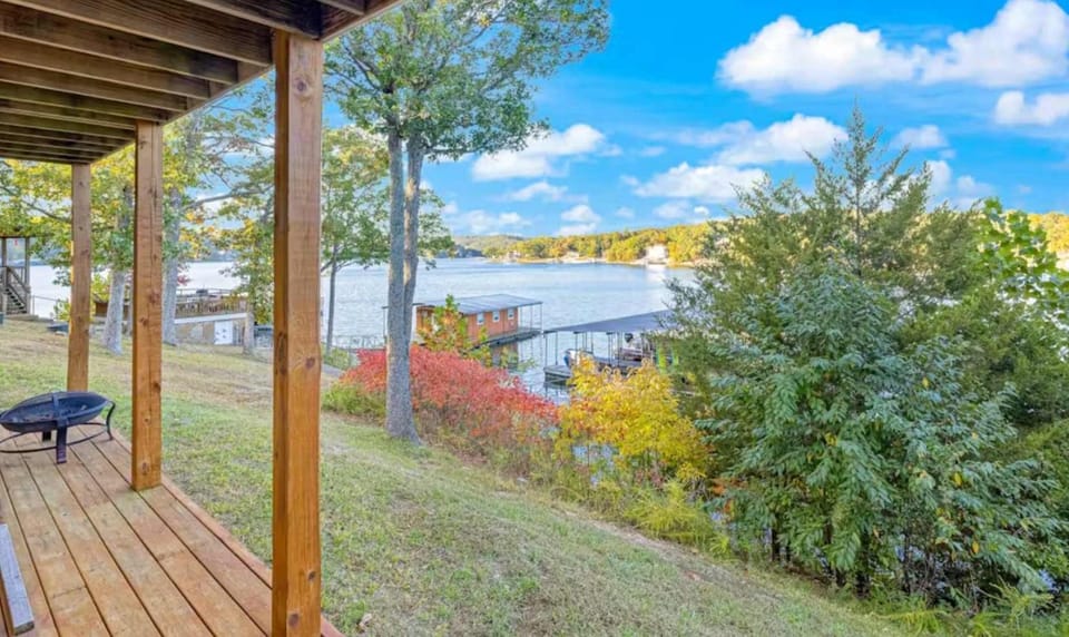 Amber Waters Hideaway House in Lake of the Ozarks