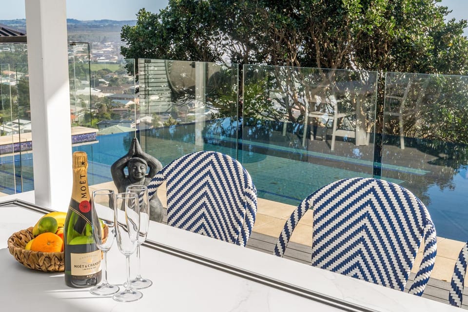 Wave Hill and The Pool House House in Lennox Head