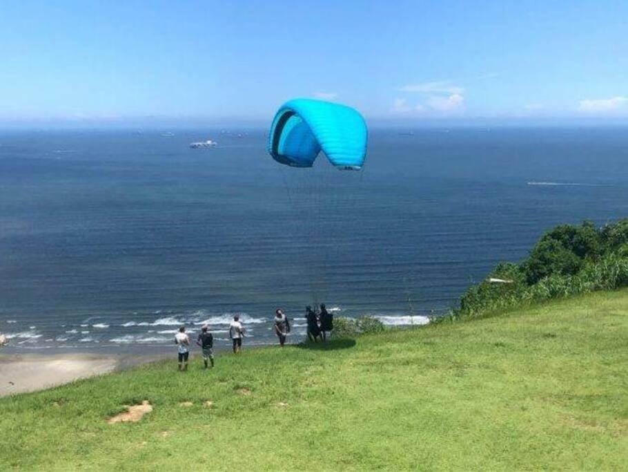 APTO EM SÃO VICENTE, PRAIA ITARARÉ, À UMA QUADRA DA PRAIA, 2 quartos, ÓTIMA LOCALIZAÇÃO Apartment in Santos