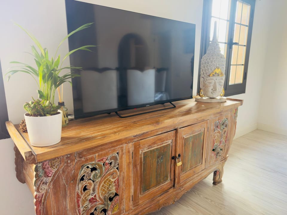 Communal lounge/ TV room, TV and multimedia