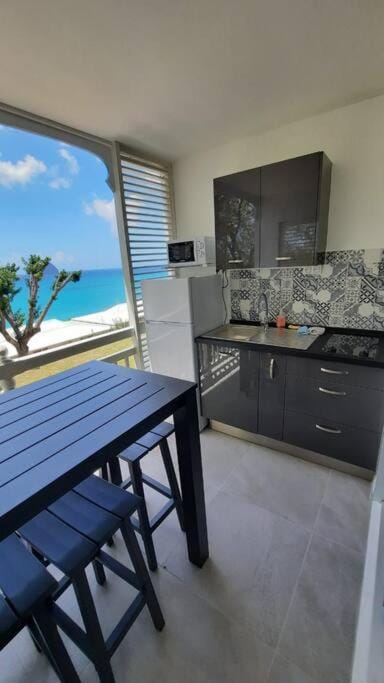Natural landscape, Kitchen or kitchenette, Dining area, Sea view, stove