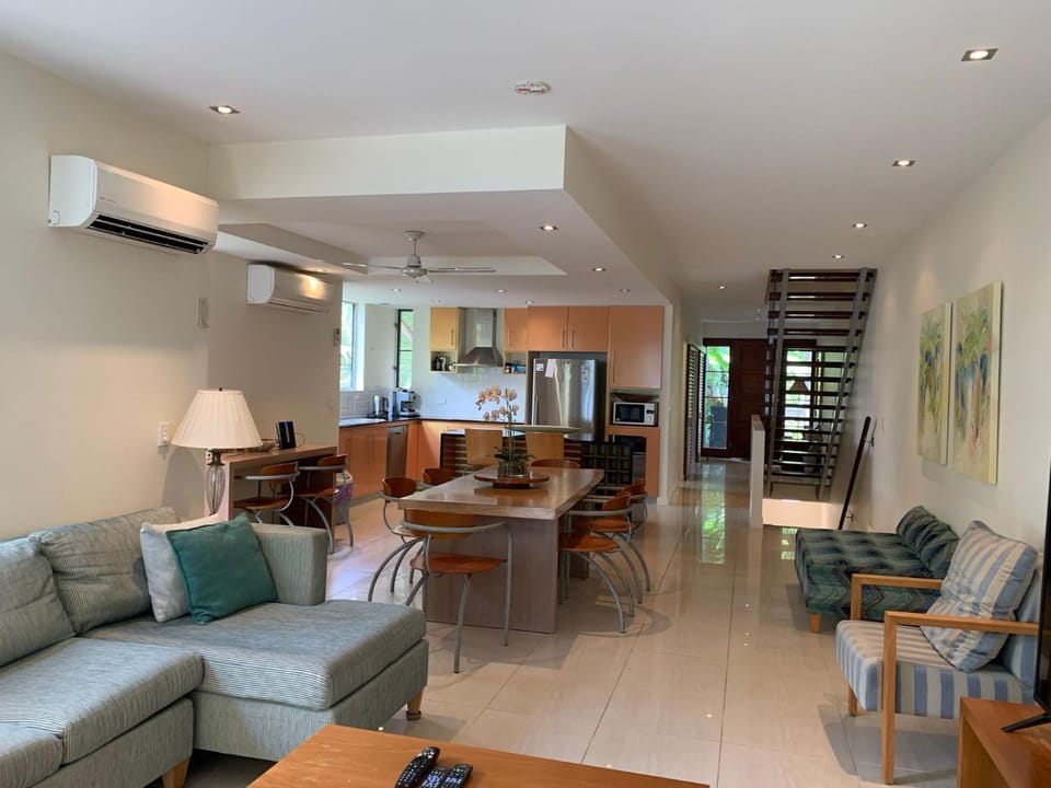 BHA 1 Beachfront Haven - 2 bedroom House in Mission Beach