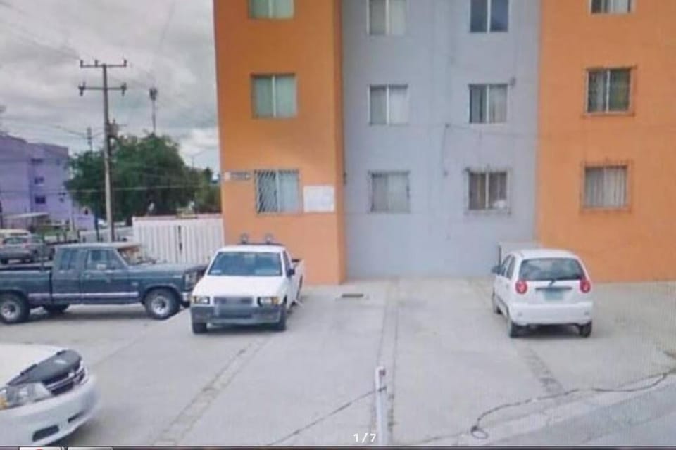 Street view, Location, Parking