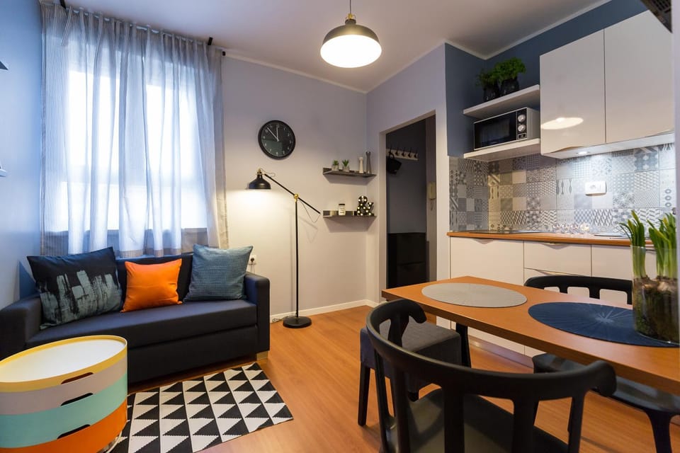 Kitchen or kitchenette, Seating area, Dining area