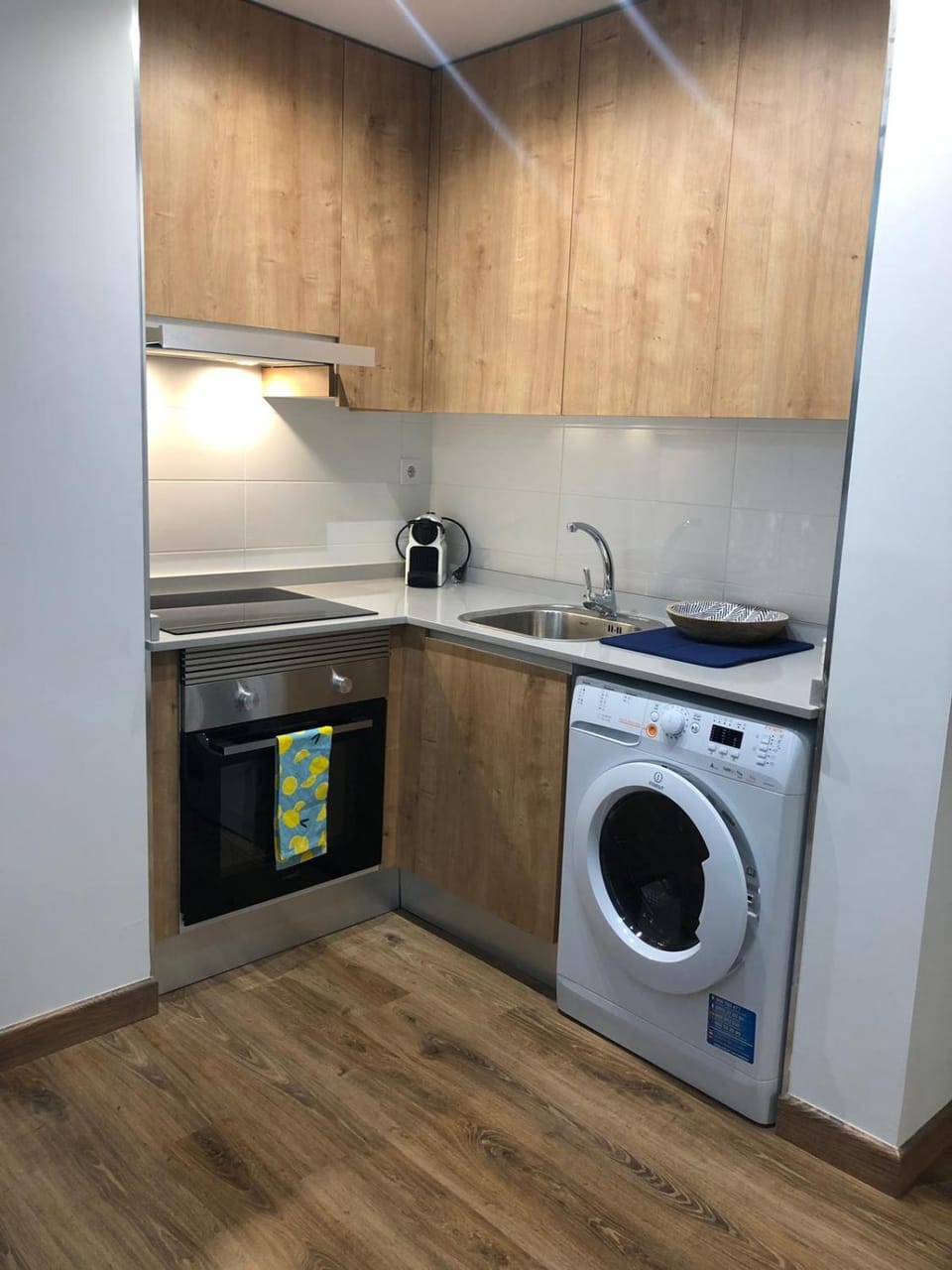 Kitchen or kitchenette, oven, washing machine, kitchen
