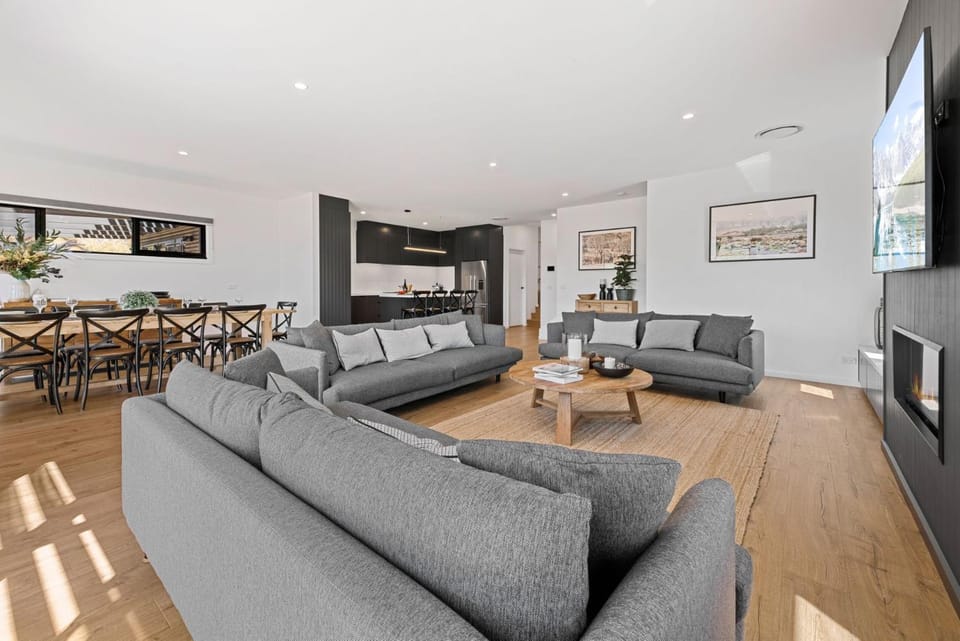 Living room, Dining area, kitchen