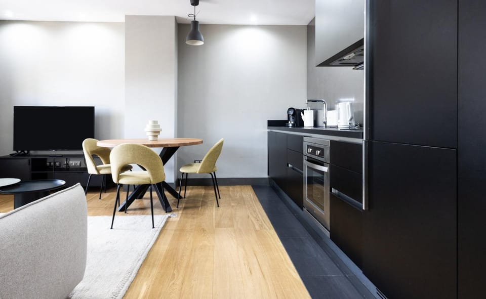 TV and multimedia, Living room, Seating area, Dining area, oven