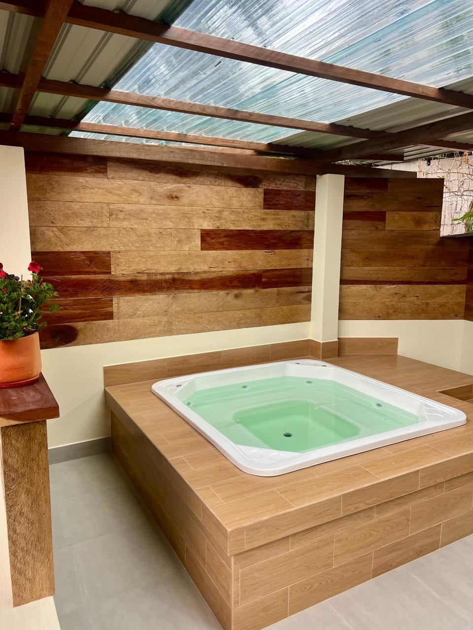 Hot Tub, Hot Tub